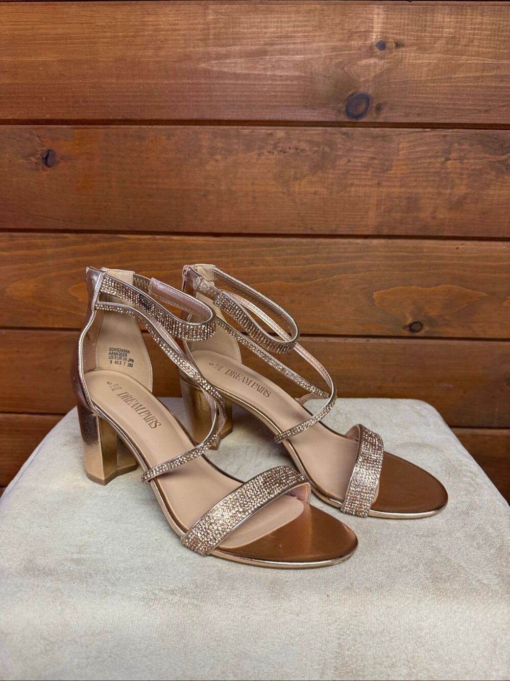 Dream Pairs low chunk heel pump sandals rhinestone-straps champagne Sz 9